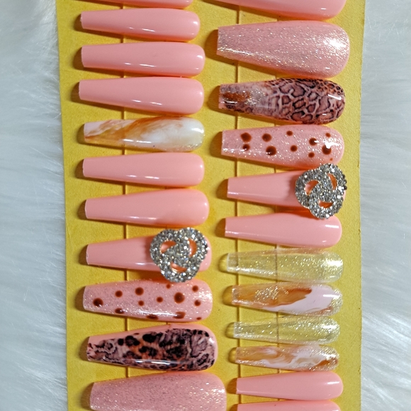 Press on nails pink coffin marble design - Picture 2 of 2